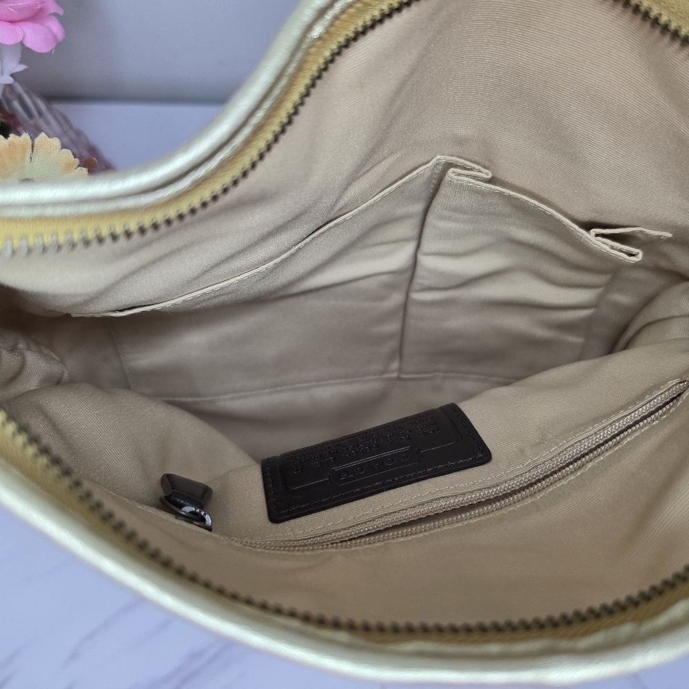 Vintage Coach Cream and Gold Shoulder Summer Hobo Bag | NWOT - Picture 2 of 7
